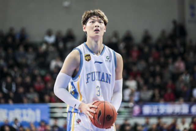 包含国际比赛日广东宏远防线松动：英超节点到来，目标明确，心理建设被强调的词条